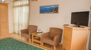 Гостиница Анастасия Никола Стандартный двухместный номер с 2 отдельными кроватями и видом на озеро-4